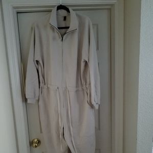 Universal Thread Women's Jumpsuit. Size XXL, Cream